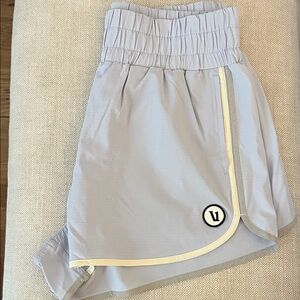 Vuori Women's Athletic Shorts - Light Gray with White Trim